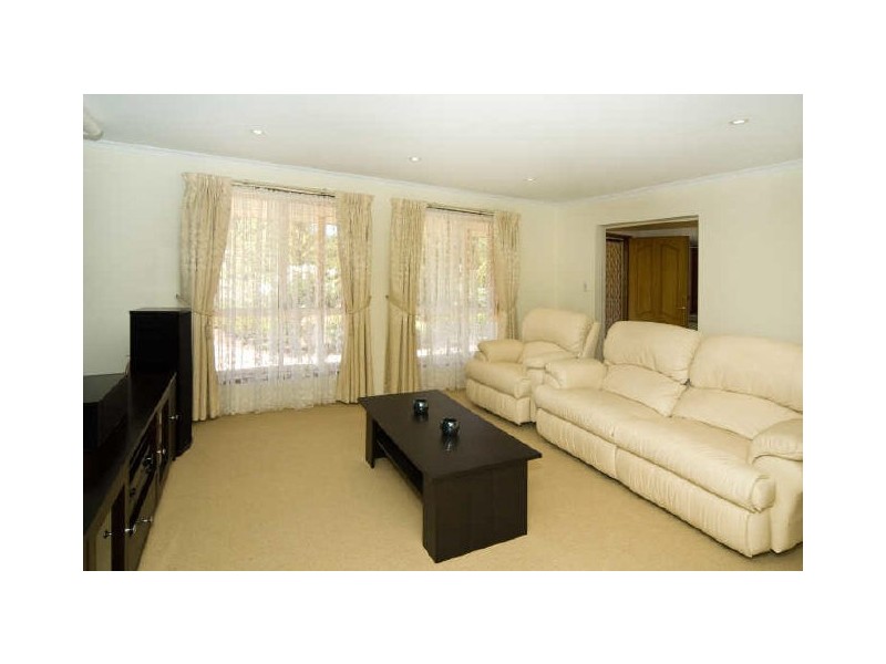 5 Corsair Close, Seaford Rise SA 5169