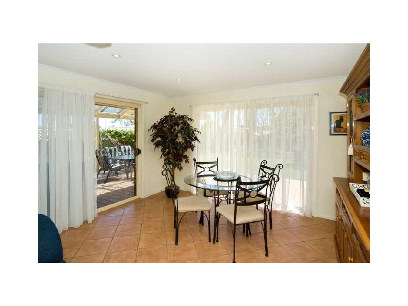 5 Corsair Close, Seaford Rise SA 5169