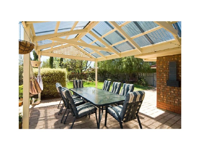 5 Corsair Close, Seaford Rise SA 5169