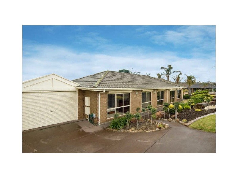 18 Brett Crescent, Hallett Cove SA 5158