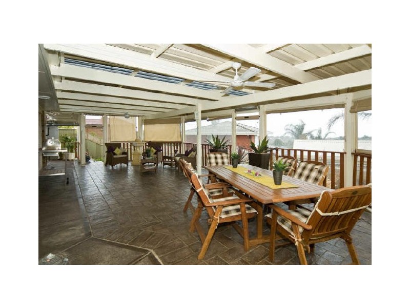 18 Brett Crescent, Hallett Cove SA 5158