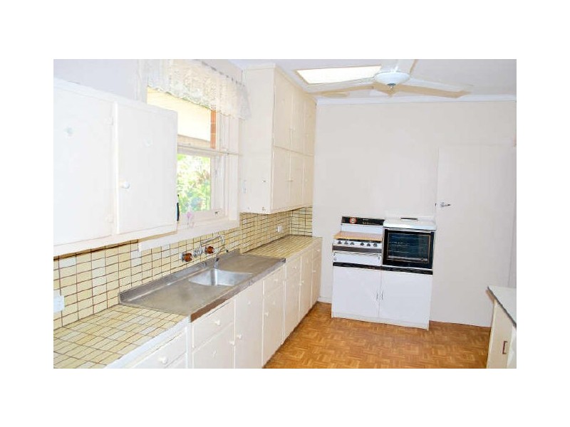 8 Claring Bould Road, Christies Beach SA 5165