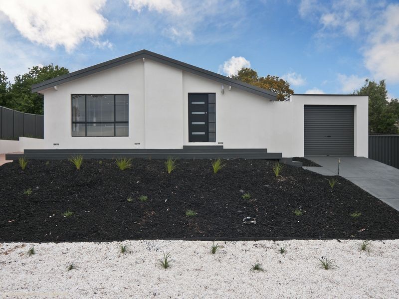 5 Kooraka Court, Hallett Cove SA 5158