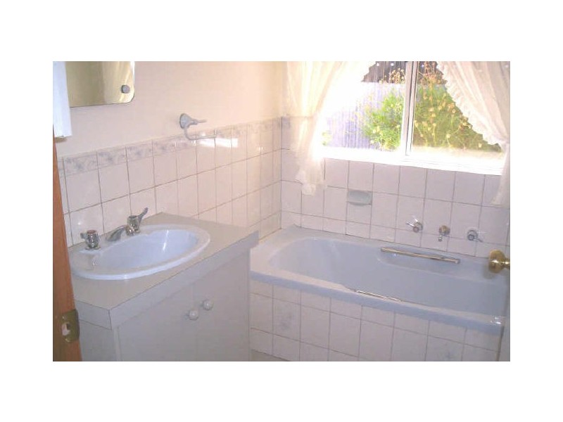 27 Central Avenue, Hallett Cove SA 5158