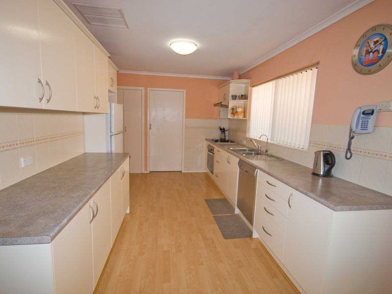 26 Williams Avenue, Hackham West SA 5163