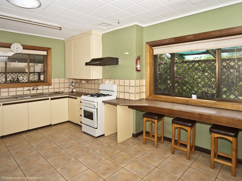 9 Tooma Street, O’sullivan Beach SA 5166