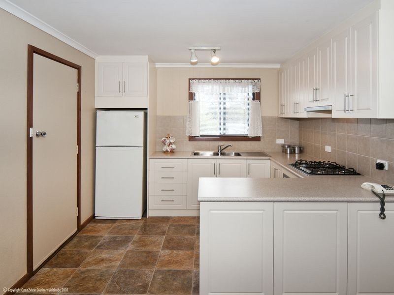 7 Guy Street, Christie Downs SA 5164