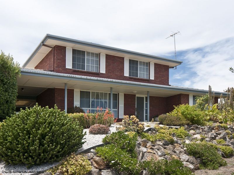 166 The Cove Road, Hallett Cove SA 5158
