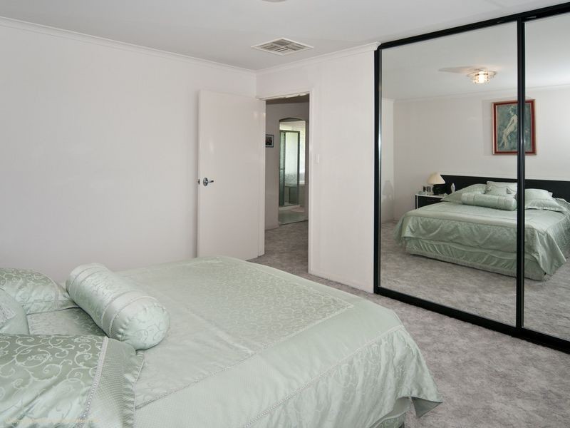 166 The Cove Road, Hallett Cove SA 5158