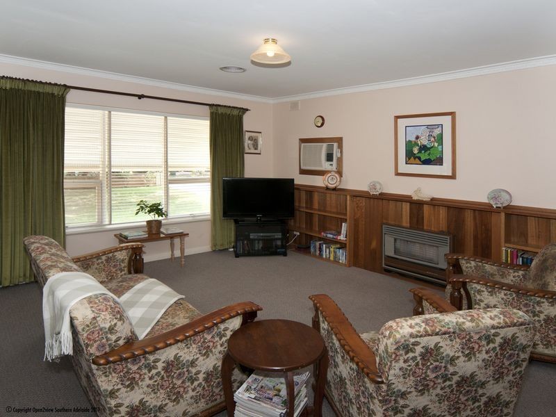 8 Edwina Drive, Morphett Vale SA 5162