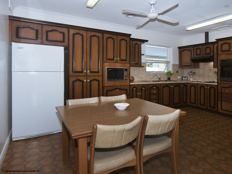 8 Edwina Drive, Morphett Vale SA 5162