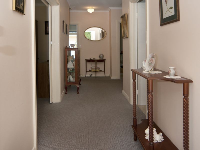 8 Edwina Drive, Morphett Vale SA 5162