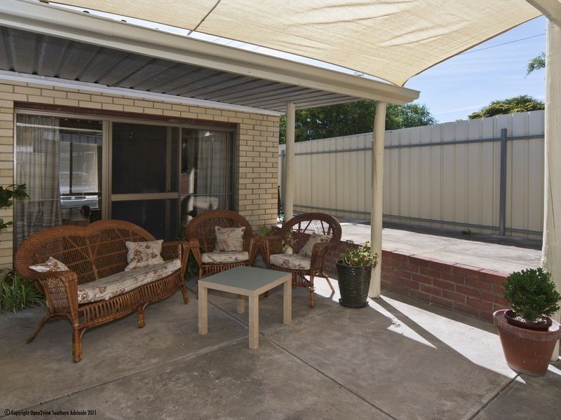 8 Edwina Drive, Morphett Vale SA 5162