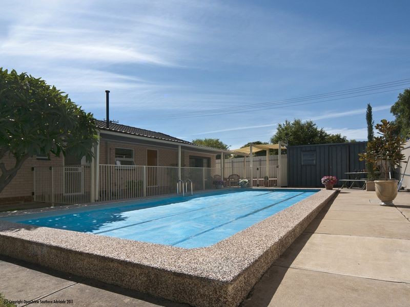 8 Edwina Drive, Morphett Vale SA 5162