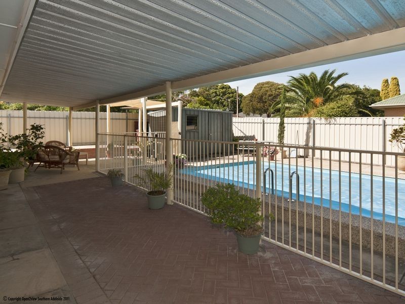 8 Edwina Drive, Morphett Vale SA 5162