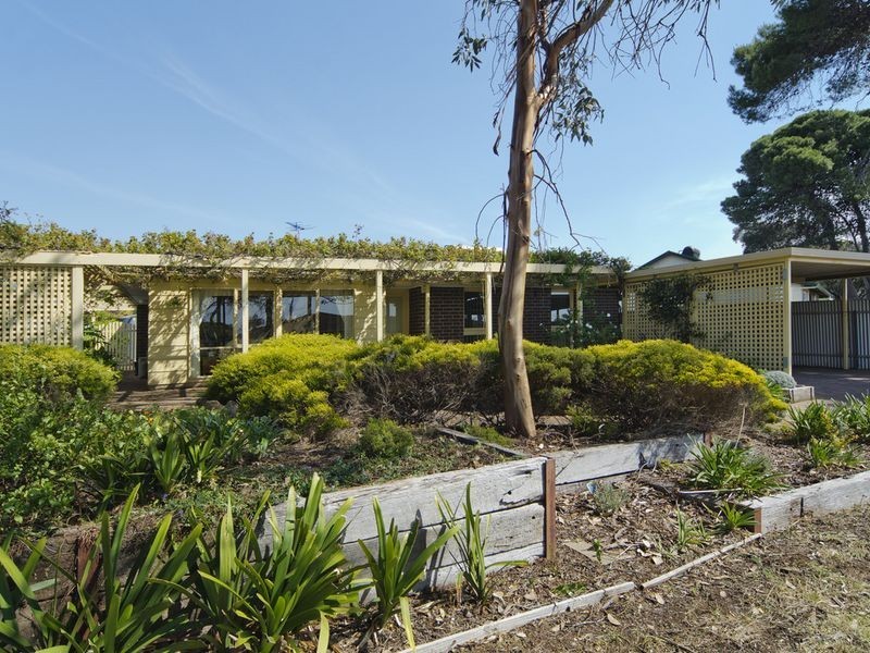 4 Clovelly Avenue, Christies Beach SA 5165