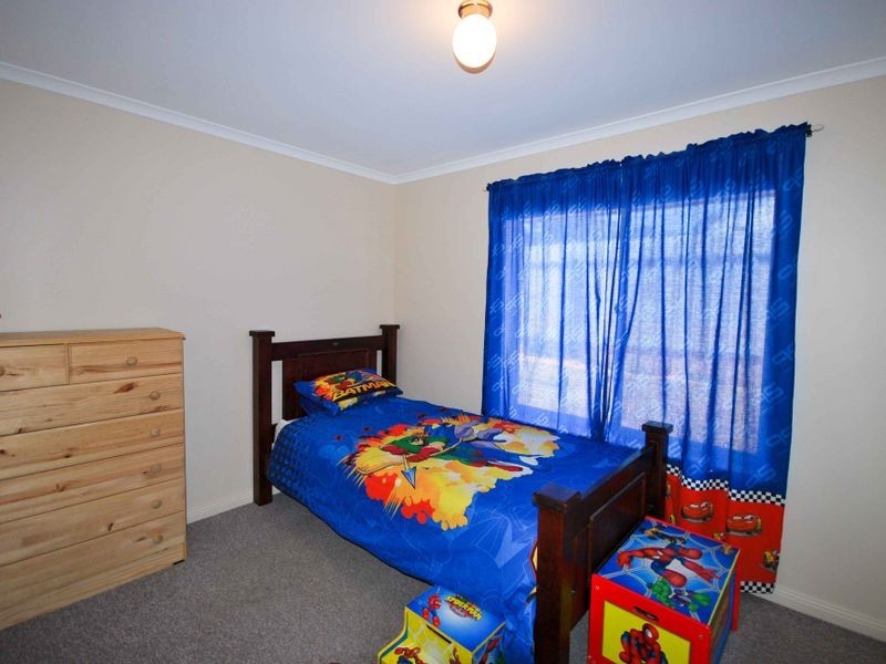 2 Commodore Court, Morphett Vale SA 5162