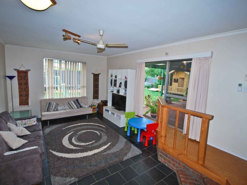 18 Holly Rise, Hackham West SA 5163