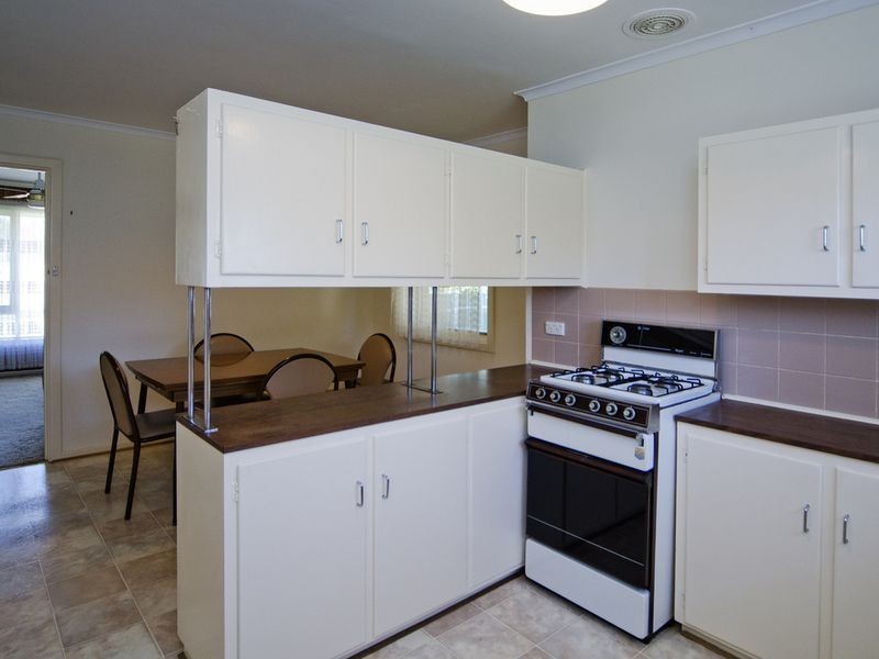 11 Barnabas Crescent, Christie Downs SA 5164