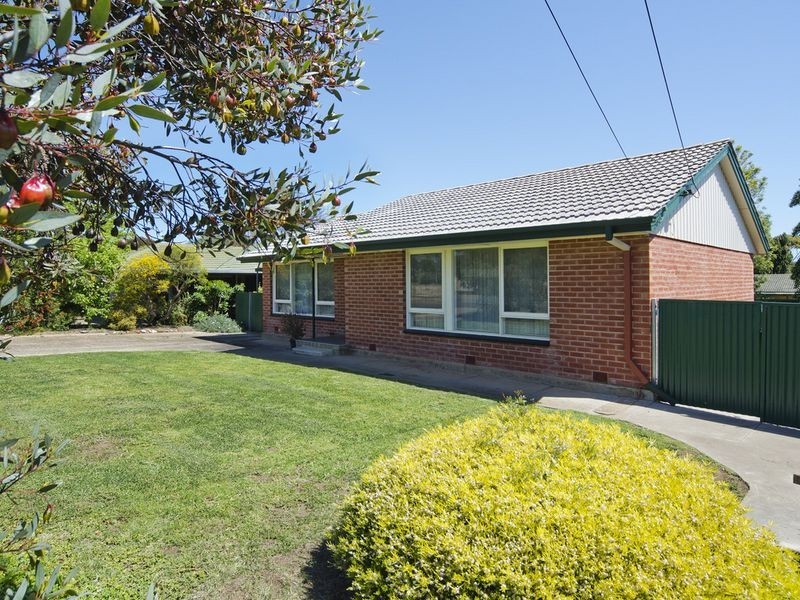11 Barnabas Crescent, Christie Downs SA 5164