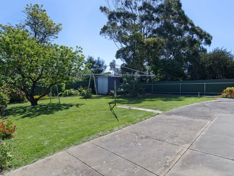 11 Barnabas Crescent, Christie Downs SA 5164