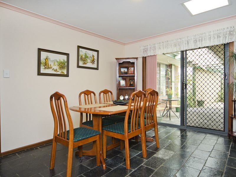 18 Allman Avenue, Woodcroft SA 5162