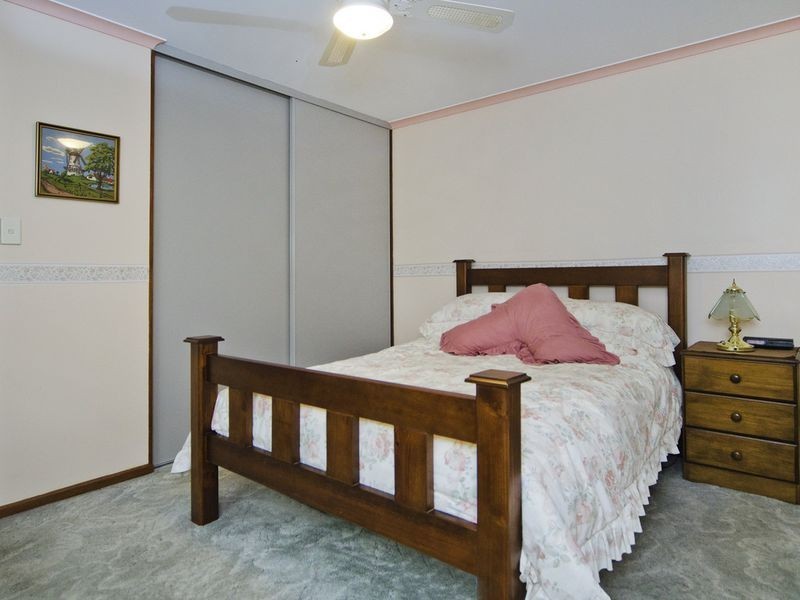 18 Allman Avenue, Woodcroft SA 5162