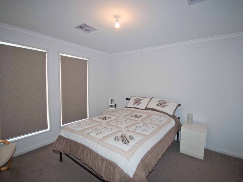 17 School Oval Drive, Christie Downs SA 5164