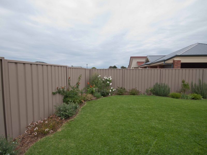 17 School Oval Drive, Christie Downs SA 5164
