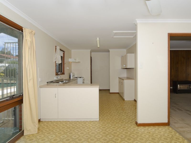 11 Milan Crescent, Hackham West SA 5163