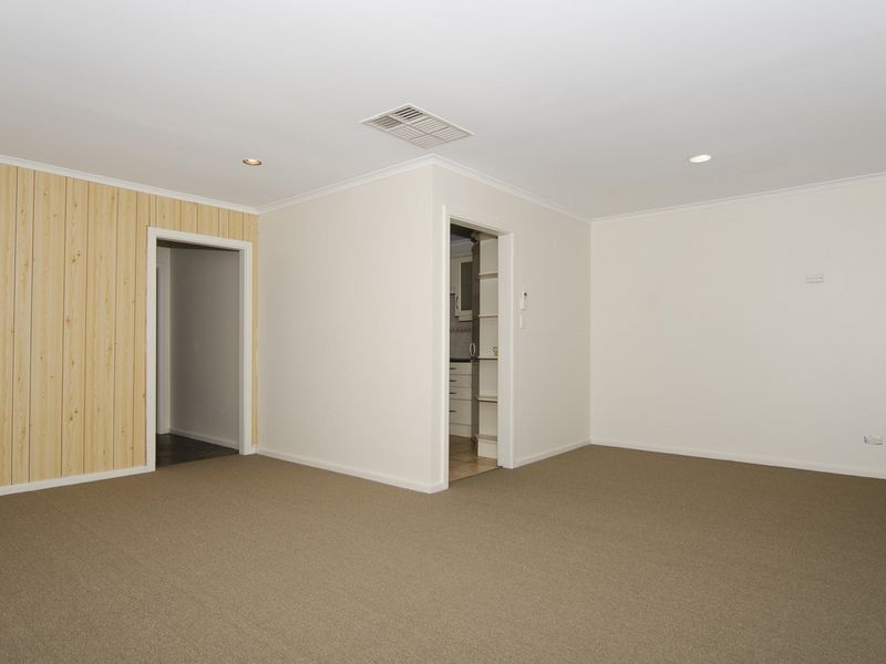 37 Dominic Crescent, Morphett Vale SA 5162