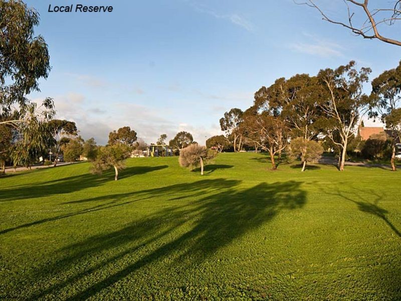 28 Amberleigh Close, Christie Downs SA 5164