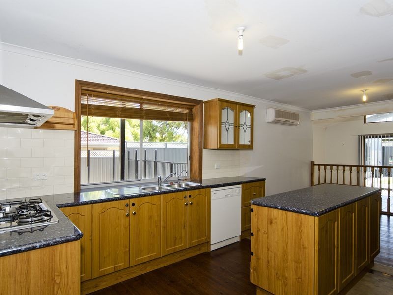 12 Freeman Avenue, Morphett Vale SA 5162