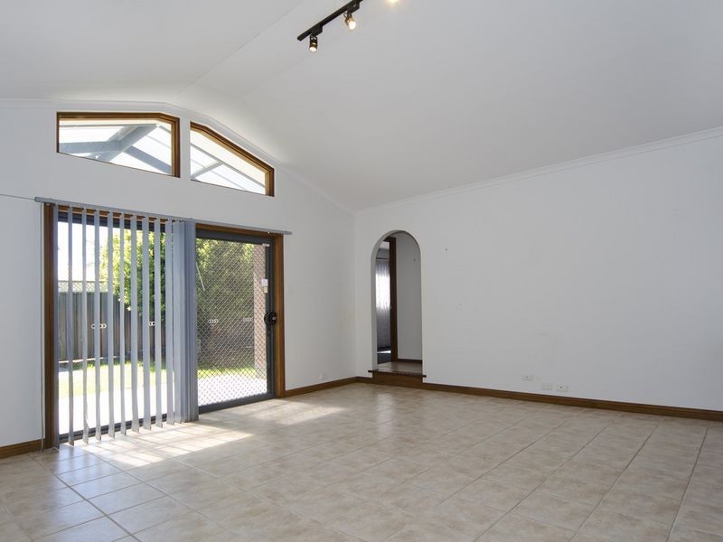 12 Freeman Avenue, Morphett Vale SA 5162