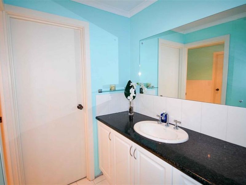 77 Warburton Drive, Woodcroft SA 5162