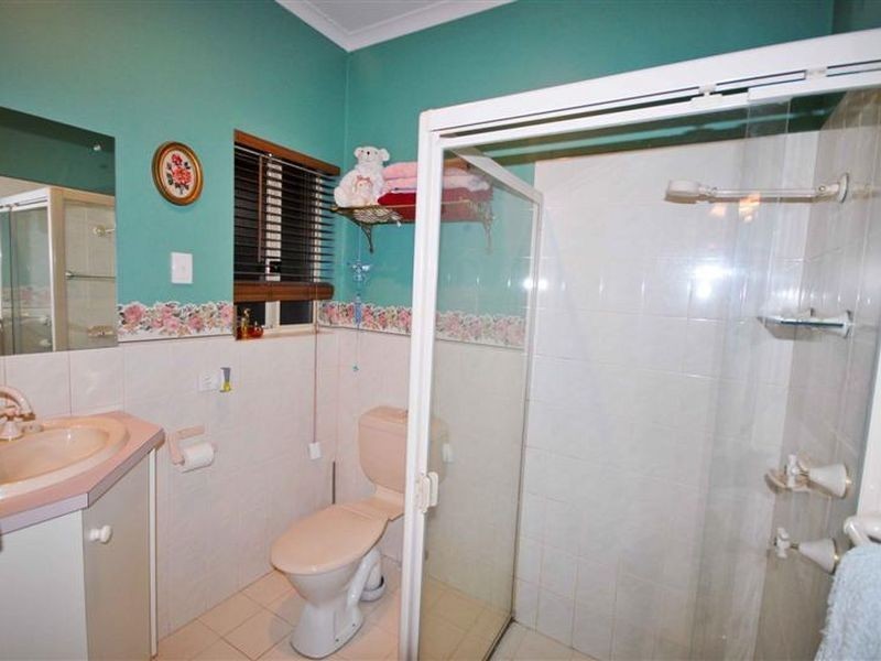 77 Warburton Drive, Woodcroft SA 5162