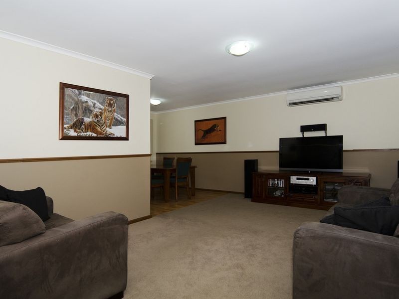 42 Oakridge Rise, Huntfield Heights SA 5163