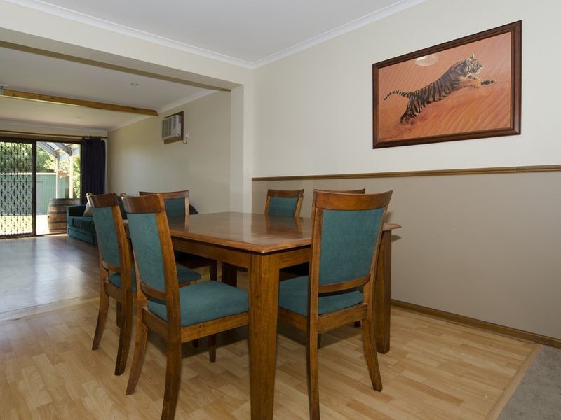 42 Oakridge Rise, Huntfield Heights SA 5163