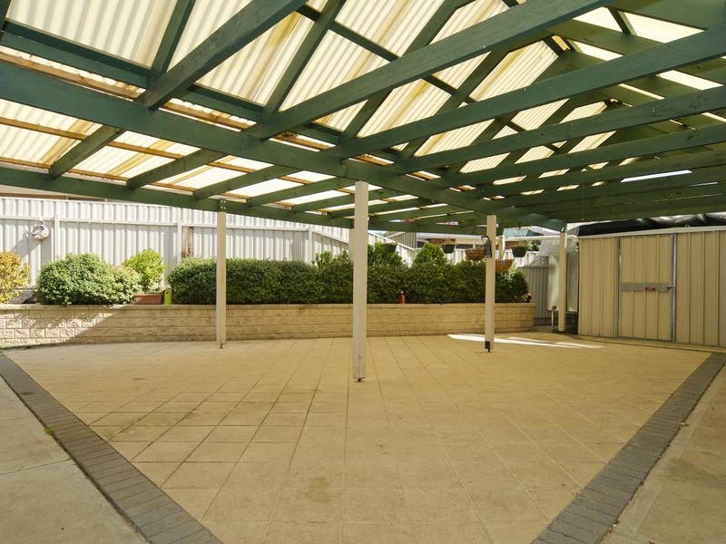 2 Hopkins Court, Woodcroft SA 5162