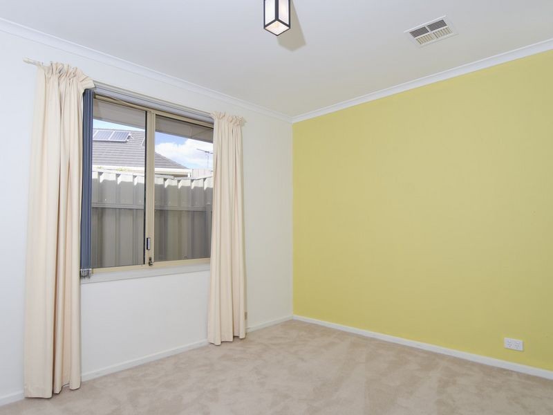 2 Hopkins Court, Woodcroft SA 5162