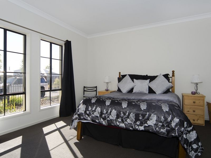 22 South Pacific Drive, Seaford Meadows SA 5169