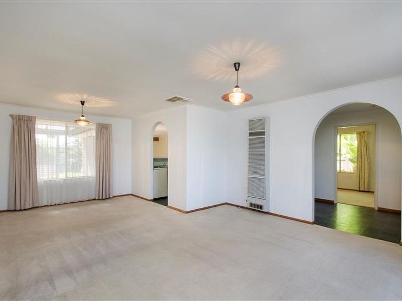 2 Anna Court, Hallett Cove SA 5158