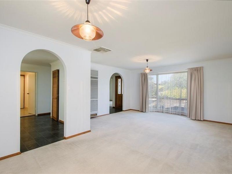 2 Anna Court, Hallett Cove SA 5158