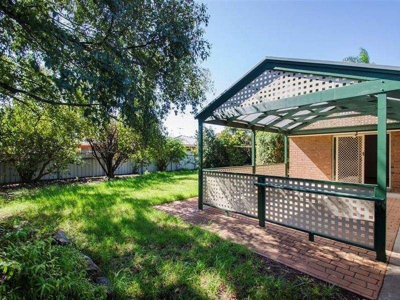 2 Anna Court, Hallett Cove SA 5158