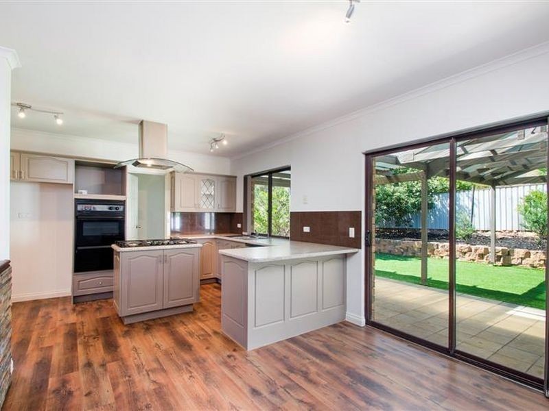 8 Gannet Court, Hallett Cove SA 5158