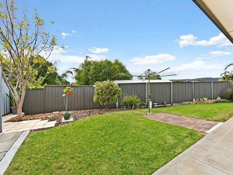 33 Sir James Hardy Way, Woodcroft SA 5162