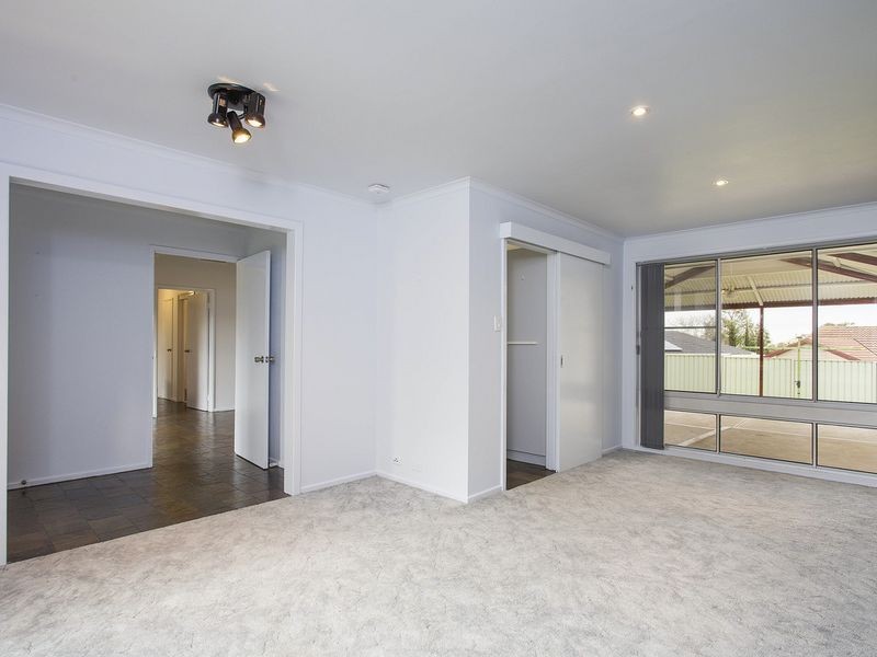 17 French Crescent, Trott Park SA 5158