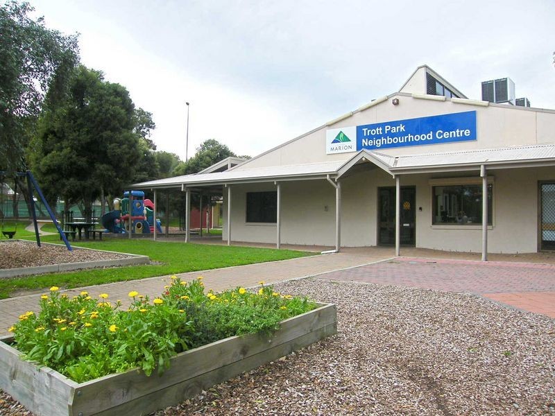 17 French Crescent, Trott Park SA 5158