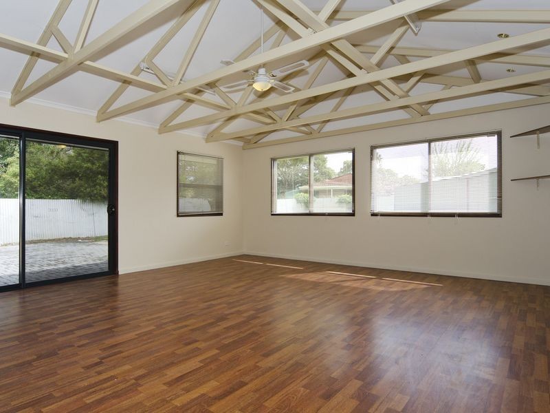 5 Carmela Avenue, Morphett Vale SA 5162