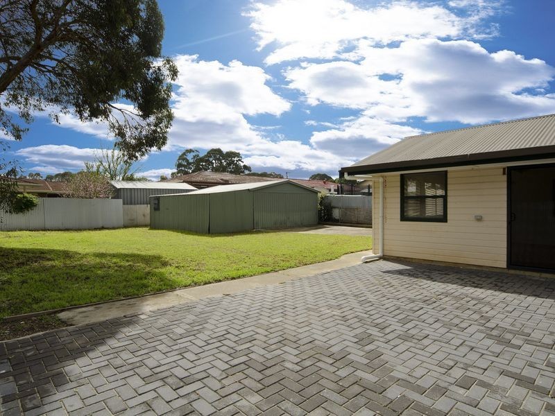 5 Carmela Avenue, Morphett Vale SA 5162